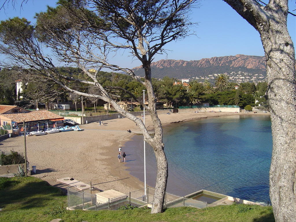 Hôtel de la plage Saint-Raphaël Extérieur photo